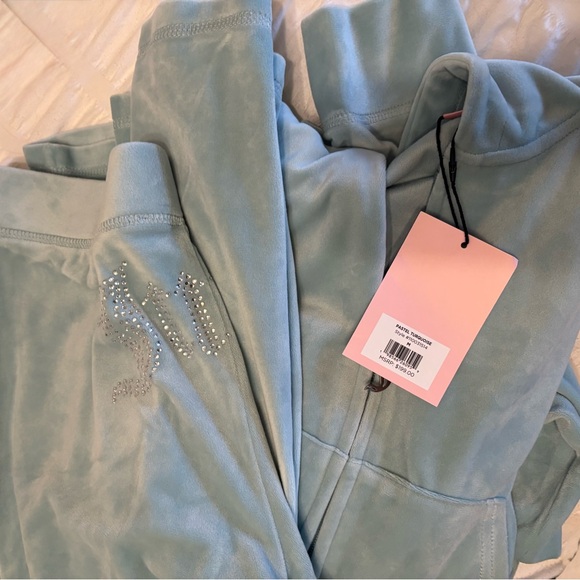 Juicy Couture Sky Blue Velour Set - Picture 2 of 2